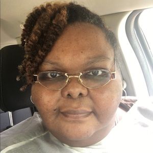 Meet your Posher, Rene